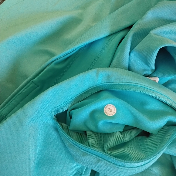 Lululemon Speed Up High-Rise Lined Short 4" - Size 12 - Picture 6 of 6